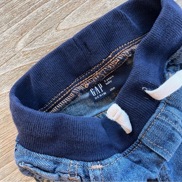 babyGap Pull-On Slim Fit Jeans with Washwell 2 pack dark and medium wash - Picture 7 of 8